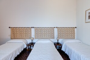 4 Schlafzimmer, Bügeleisen/Bügelbrett, kostenloses WLAN, Bettwäsche