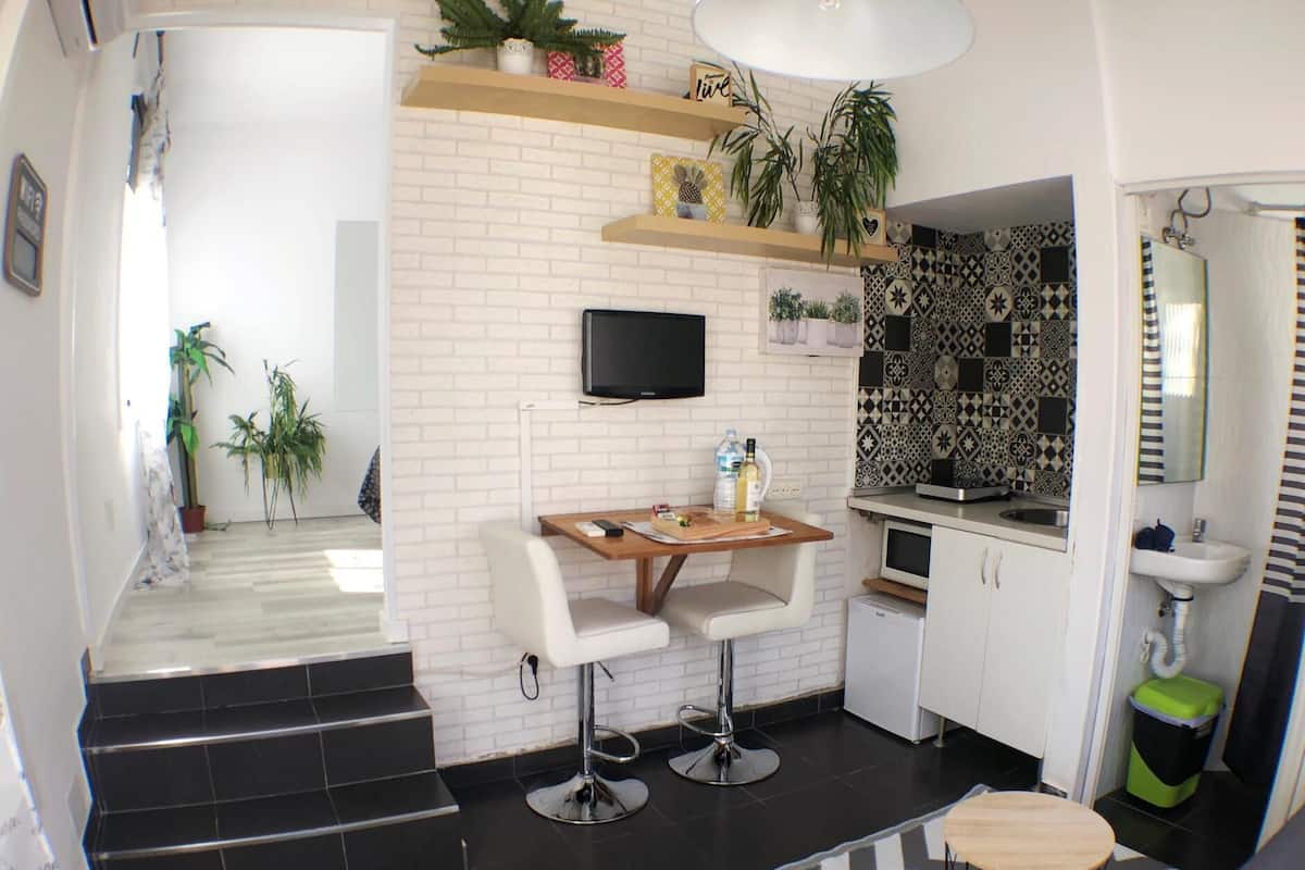 Studio | Living area | TV