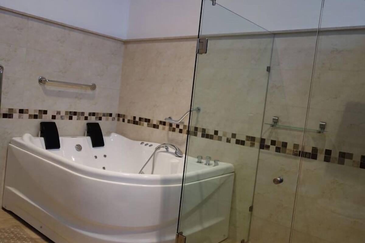 Bathroom shower