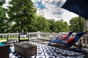 Grand Room | Terrace/patio - The Nordic Pineapple B&B (St Johns)