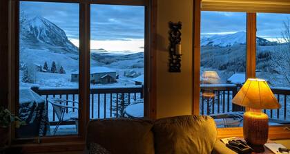 Getaway in CB @ the Alpine Edge Retreat! 4 bedroom Single Family Home.