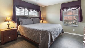 タウンホーム 5 ベッドルーム (4 Bathrooms) | 5 室のベッドルーム、アイロン / アイロン台、WiFi (無料)、客室ごとに異なる装飾
