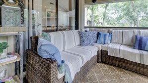 Villa, 1 kingsize-seng med sovesofa, terrasse | Oppholdsrom