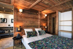 7 slaapkamers, een strijkplank/strijkijzer, reisbedje, gratis wifi