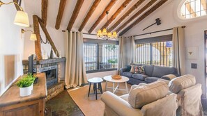 TV, peis og DVD-spiller