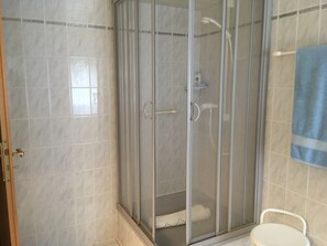 Shower, hair dryer, towels, soap - Vacation Neustalgie (Braunlage)