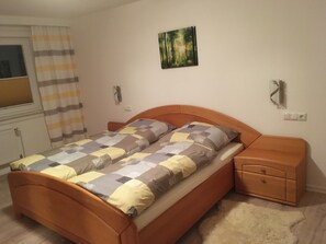 3 chambres, lit parapluie, Wi-Fi gratuit, draps fournis