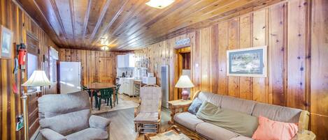 Cabin | Living area