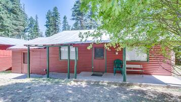 Cabin 7, Two Bedroom King/Two Doubles | Bed sheets