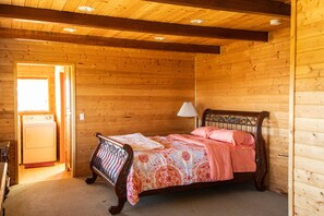 2 bedrooms, iron/ironing board, WiFi
