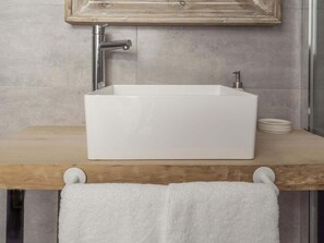 シャワー、ジェットバス、タオル