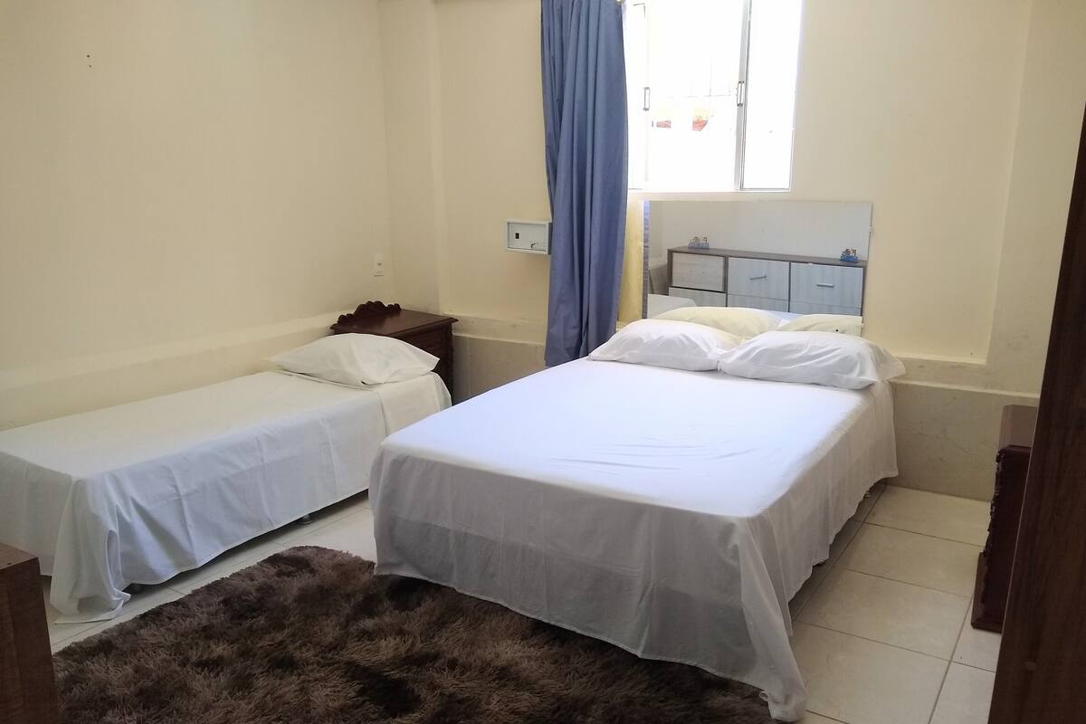 Habitación triple estándar | Wifi gratis y ropa de cama