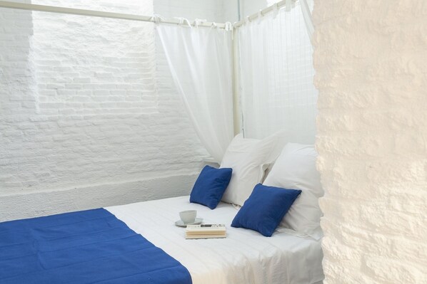3 bedrooms, iron/ironing board, Internet, bed sheets
