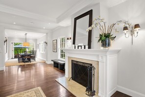 Interior - Gorgeous Gated Home with pool in exclusive neighborhood  (Toluca Lake)