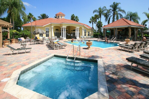 Outdoor pool, a heated pool - The Floridian by VillaDirect (Kissimmee)