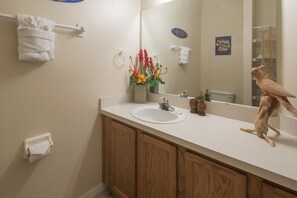 Townhome, 3 Bedrooms (2.5 Bathrooms) | Bathroom