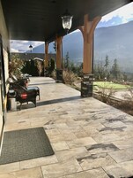 Purcell Mountain Master Suite | Terrace/patio