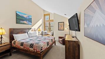 3 slaapkamers, een strijkplank/strijkijzer, wifi, beddengoed