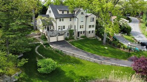 Exterior - Luxury Home with Amazing Water Views - Perfect for an intimate family gathering (Mamaroneck)
