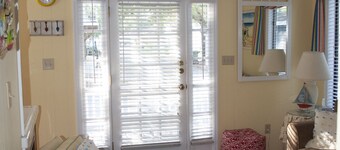 Cozy 2-Bedroom Cottage in Ocean Lakes Campground