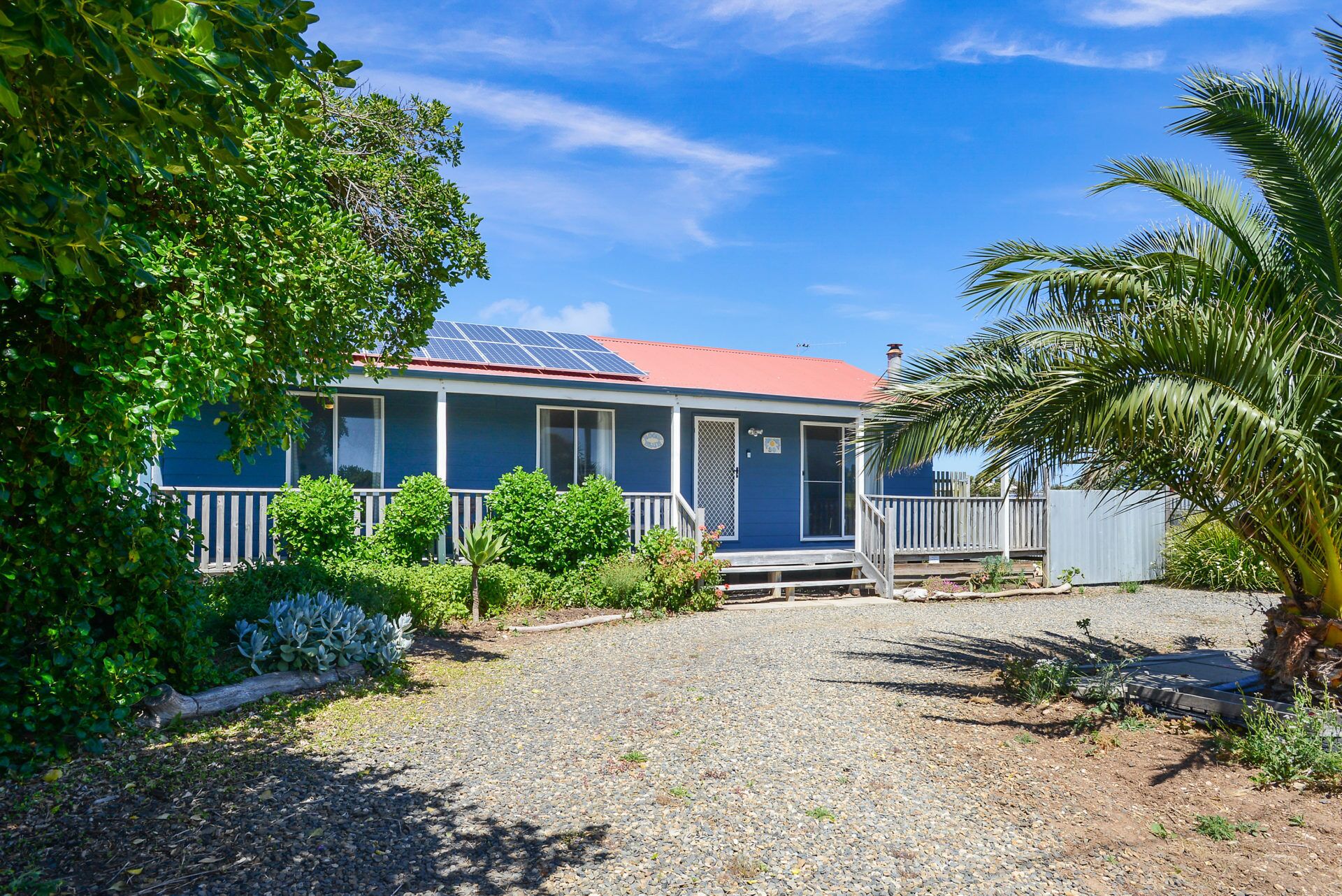 An Easy Walk to the Surf Beaches of Middleton