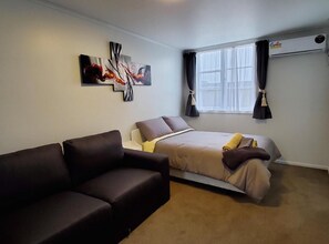 Wifi gratis y ropa de cama 