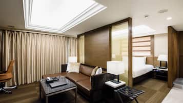 Penthouse, Non Smoking | Minibar, free WiFi, bed sheets