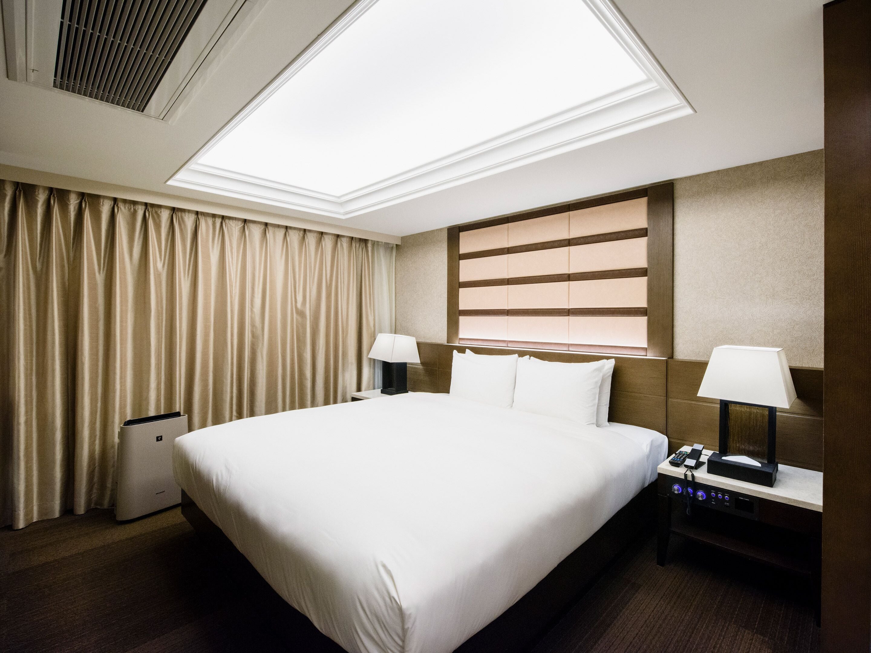 penthouse, non smoking | minibar, free wifi, bed sheets