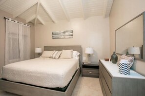 3 bedrooms, in-room safe, iron/ironing board, travel cot