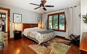 5 bedrooms, desk, iron/ironing board, travel crib - Chalet de luxe acceptant les animaux à louer CITQ 240284 (Stoneham-et-Tewkesbury)