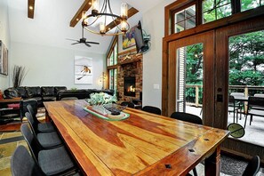 Dining - Chalet de luxe acceptant les animaux à louer CITQ 240284 (Stoneham-et-Tewkesbury)