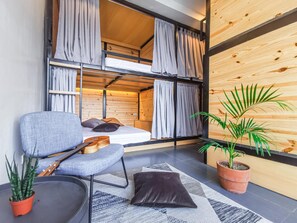 隔音、免费 WiFi、床单