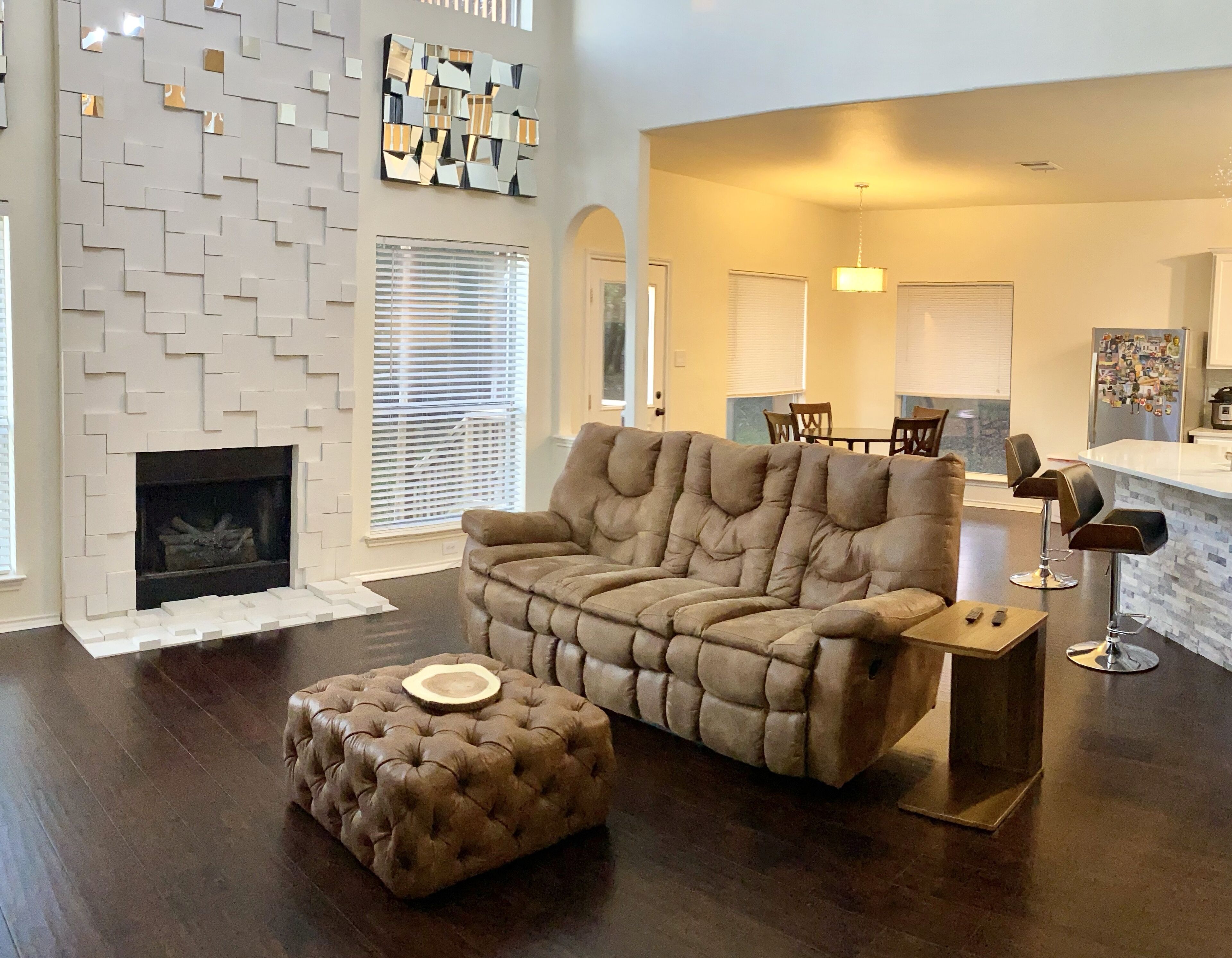 Large Luxury House w/ Theater & Gym - early check-in & late checkout available