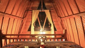 ห้องพัก, 1 ห้องนอน (Lodge/MarriageProofRequiredForCouples) | โต๊ะทำงาน, เต ารีด/โต๊ะรีดผ้า, เตียงเสริม/เปล, Wi-Fi ฟรี