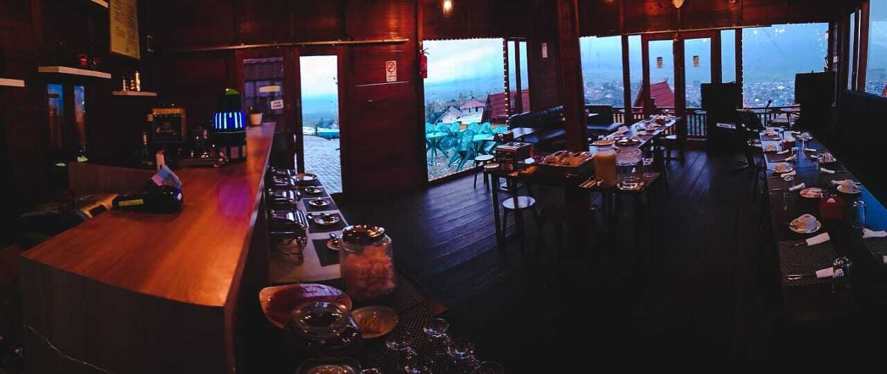 Daily local cuisine breakfast for a fee