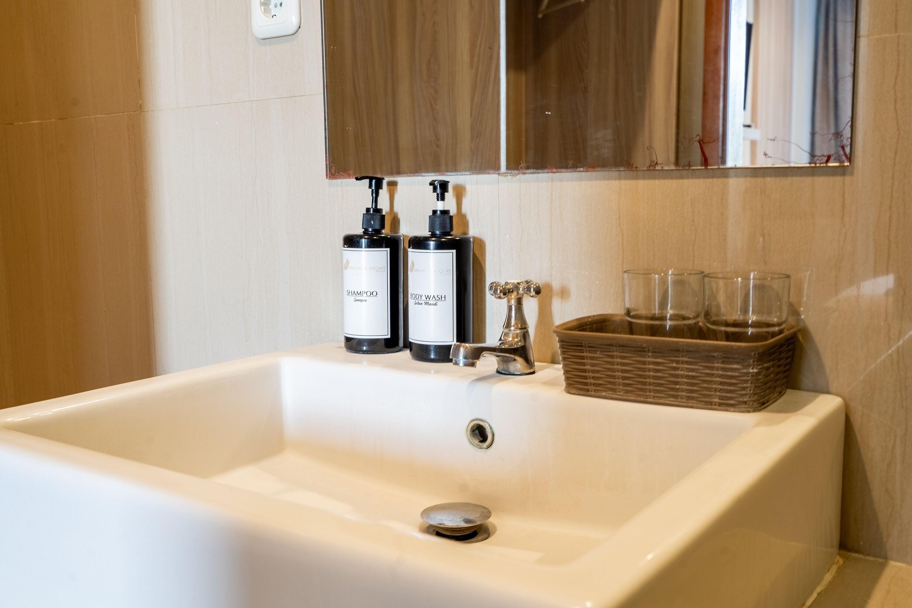 غرفة ديلوكس بسريرين منفصلين | حمام | تجهيزات دش، مستلزمات مجانية للعناية الشخصية، مجففات شعر، مناشف