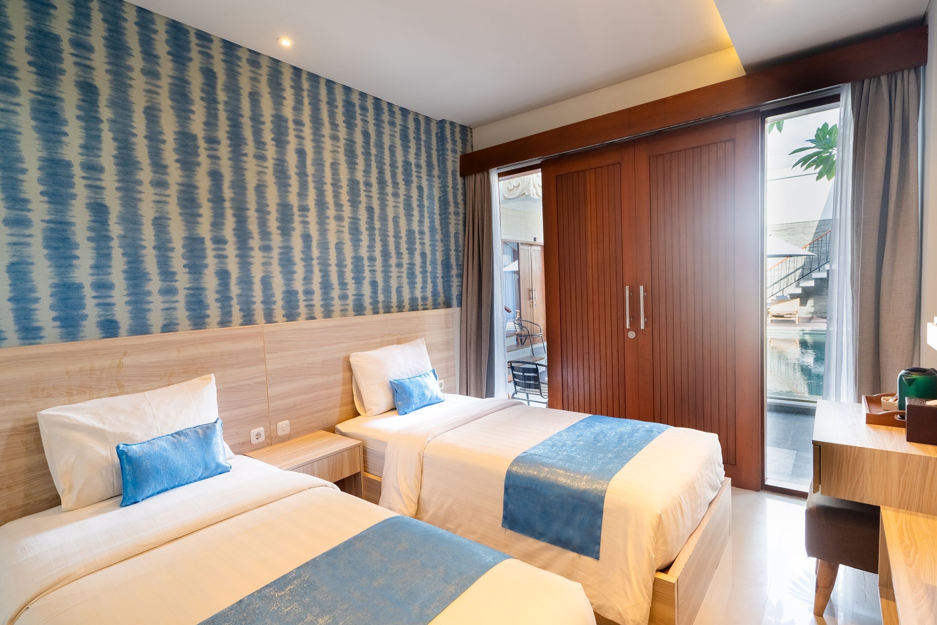 Deluxe Twin Room | Desk, free WiFi, bed sheets