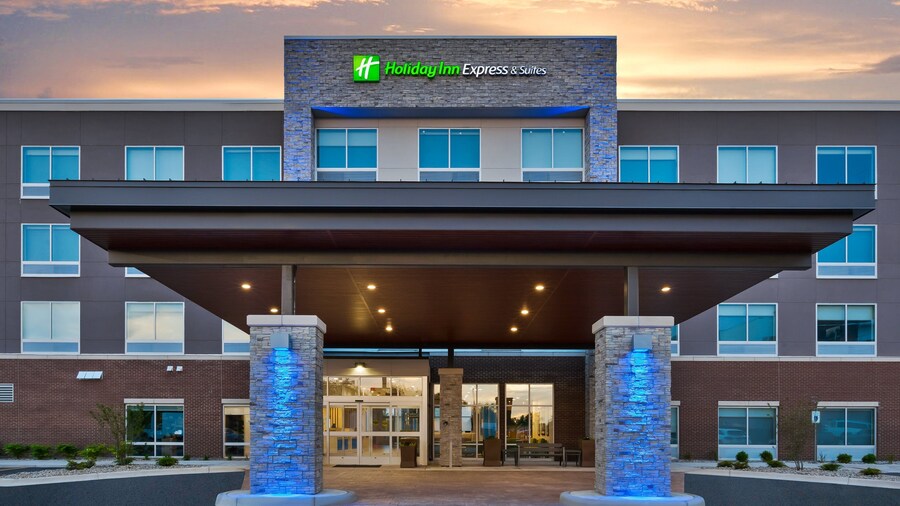 Holiday Inn Express & Suites Grand Rapids Airport - South by IHG