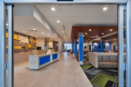 Exterior. Holiday Inn Express & Suites Grand Rapids Airport - South by IHG