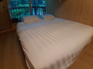 Duplex | 1 bedroom, blackout curtains, free WiFi
