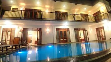 Outdoor pool, sun loungers