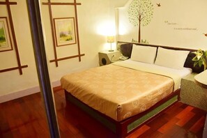 Free WiFi, bed sheets