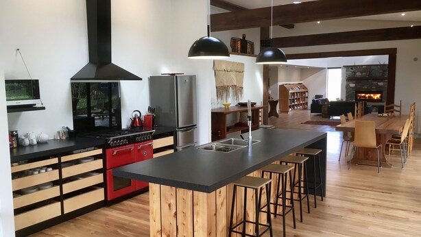 Design villa, 6 slaapkamers | Privékeuken | Een koffiezetapparaat/waterkoker, een koelkast, een magnetron