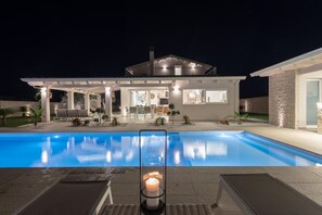 Et oppvarmet basseng