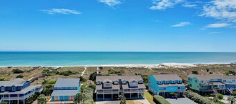 Uusi PROAKTIIVALLA vuonna 2020 - Oceanfront "Boardwalk" on 6 Bdrm / 5. 5 sauna yksityisellä, aidatulla länsipäässä Holden Beach.  Merenranta loma lomailla vuosi toisensa jälkeen - tee "Boardwalk" kesäperinnestään!  