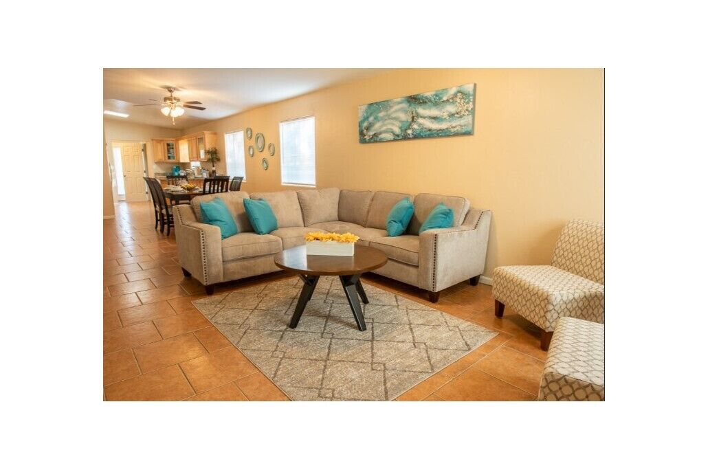 Stylish GEM in the Desert, Entire House near downtown and UofA, 3BR/2BA. 