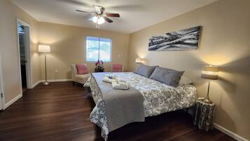 3 bedrooms, desk, iron/ironing board, travel cot