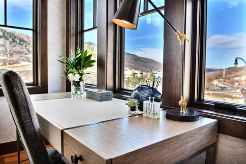 Up to 25% Off! Walk to Main Street, Ski Access via Town Lift and Bus Terminal!