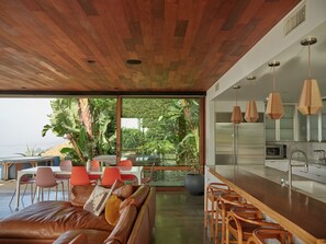 Interior - Panoramic Sea View, Designer MCM House + Studio (Malibu)