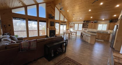 Cub River Hideout Cabin for Family Reunions and Mountain Vacations